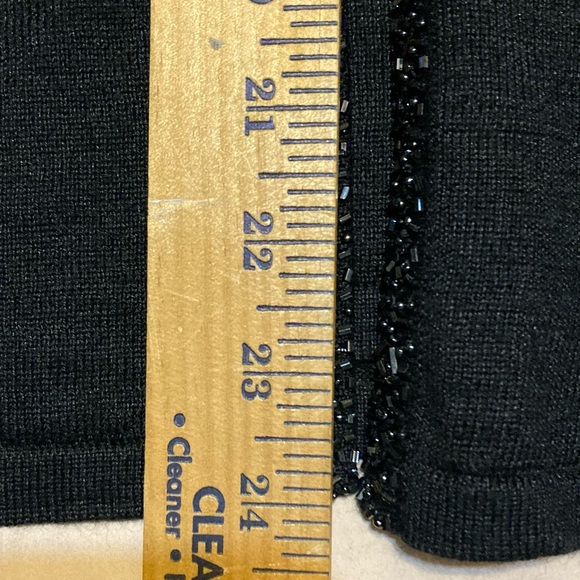 Ladies Size Medium Victoria Jones Pullover Long Sleeve Blouse With Added Sequins - Picture 12 of 16